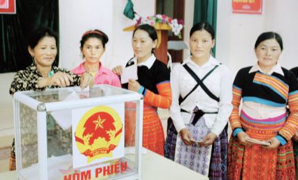 Lao media continues to spotlight Vietnam's elections