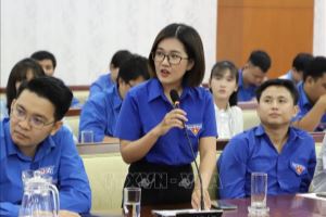 Youth make suggestions to draft documents for 13th National Party Congress