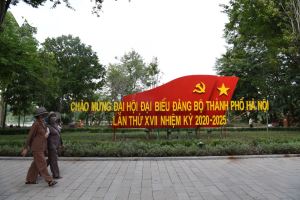 Hanoi streets full of flags and flowers to welcome 17th Hanoi Party Congress