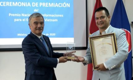 Mexican authors presented prizes of National External Information Service Awards
