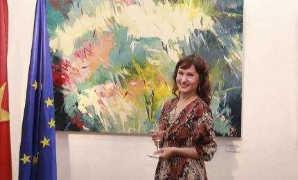 Paintings by Polish painter Marta Kisiliczyk on display in Hanoi