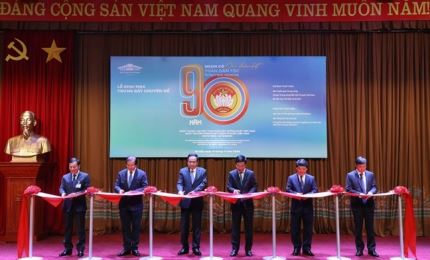 250 documents and photos on great national unity exhibited in Hanoi