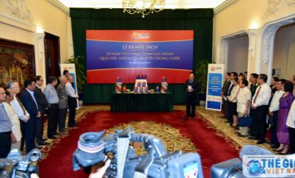 English version of book on 25 years of Vietnam in ASEAN launched
