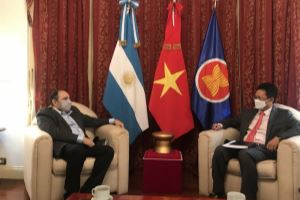 Promoting cooperation between Vietnam, Argentina national radio stations