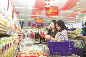 Hanoi’s retail sales of goods estimated to increase 10% in 2020