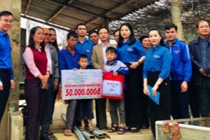 Hanoi youth supports people in flood-affected areas in central Vietnam