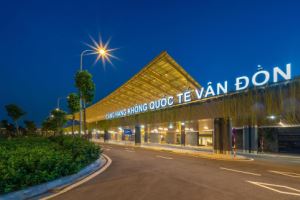 Van Don Airport wins big at World Travel Awards