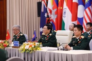 Singaporean defence minister highlights Vietnam for successful organization of ADMM, ADMM+