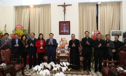 Secretary of Hanoi Party’s Committee appreciates contributions of Catholic community to capital development