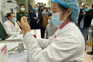 Additional 17 volunteers receive Vietnam COVID-19 vaccine shots