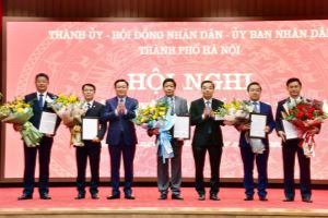 PM approves five Vice Chairmen of Hanoi City People’s Committee