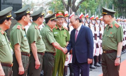 Prime Minister Nguyen Xuan Phuc attends 76th national public security conference