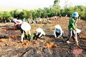 Ha Tinh province accelerates projects welcoming Party Congresses