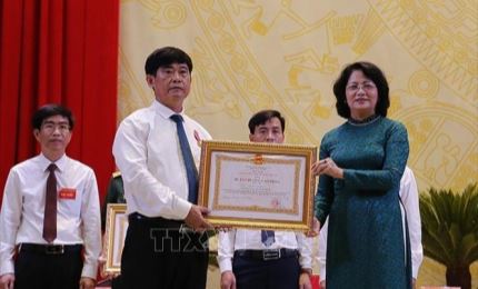 Vice State President applauds Hoa Binh’s results in emulation movements
