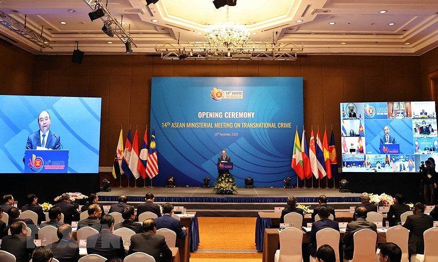Prime Minister Nguyen Xuan Phuc delivers a speech at the opening ceremony of the 14th ASEAN Ministerial Meeting on Transnational Crime in Hanoi, November 26. (Photo: VNA)