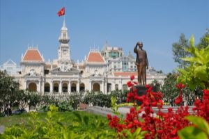 Ho Chi Minh City colourfully decorated to welcome 13th National Party Congress
