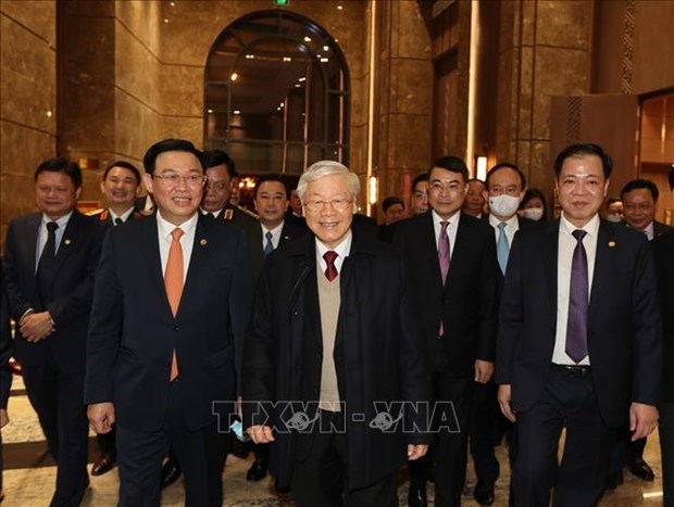 Party General Secretary and State President Nguyen Phu Trong makes a Tet visit to the Hanoi Party Committee. (Photo: VNA)