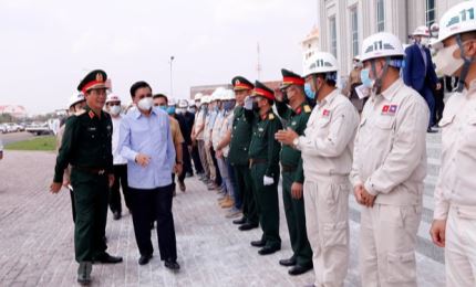 Lao leader pleased with quality, progress of Vietnamese-funded NA building