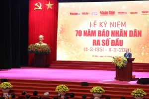 PM attends ceremony marking 70 years of Nhan Dan newspaper’s first issue