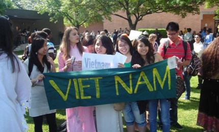 HCYU boosts support to overseas Vietnamese students and youths
