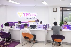 Moody changes outlook for Vietnamese banks