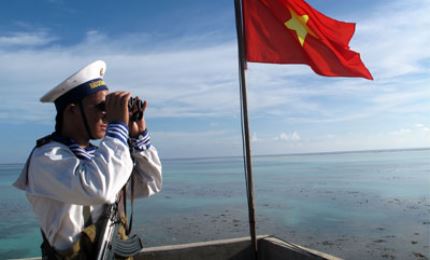 Hanoi raises over 12 billion VND to fund for sea, islands