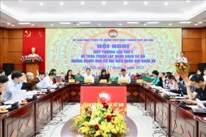 Dossiers of Hanoi candidates for 15th NA election handed over to city’s Fatherland Front Committee