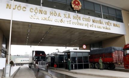 Exports, imports via Lao Cai int’l border gate reach some 950 million USD