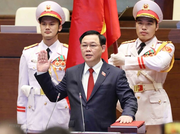 Chairman of the National Assembly Vuong Dinh Hue takes the oath of office (Photo: VNA)