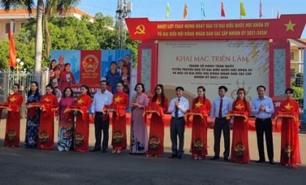 Exhibition on large posters on election dissemination in Binh Phuoc