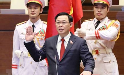 Vietnamese NA Chairman receives congratulations of Cambodian NA President