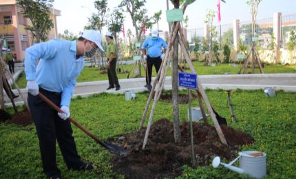 Ho Chi Minh City leaders plant trees to mark Uncle Ho’s birth