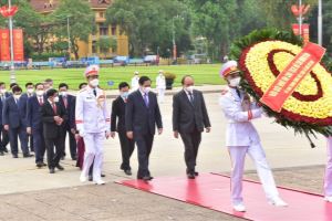 Leaders pay tribute to President Ho Chi Minh on his 131st birth anniversary