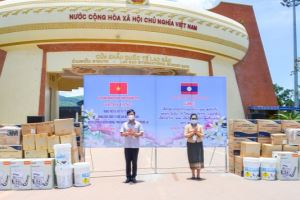 Vietnam’s Quang Tri province helps Lao localities in COVID-19 prevention and control