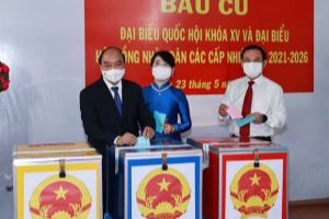 President Nguyen Xuan Phuc cast ballots in Ho Chi Minh city