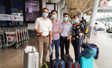 Vietnamese health experts support Laos to control COVID-19 effectively