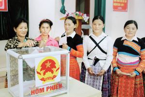 Lao media continues to spotlight Vietnam's elections