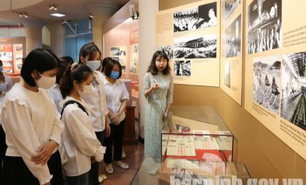 Bac Ninh holds exhibition on Vietnam’s National Assembly