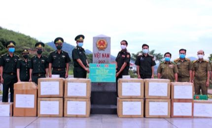 Son La Provincial Border Guard offers medical aid to Lao armed forces